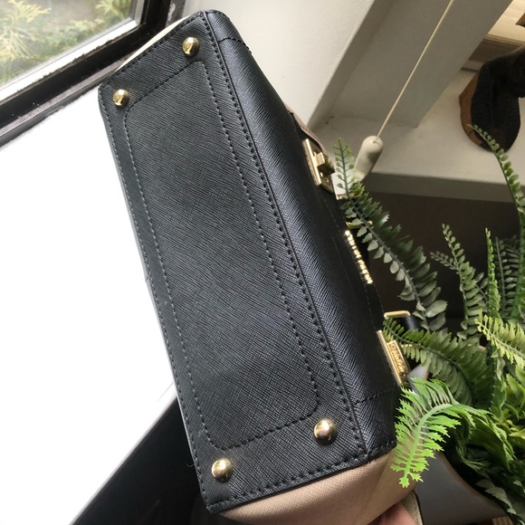 Calvin Klein Bag - Picture 5 of 15